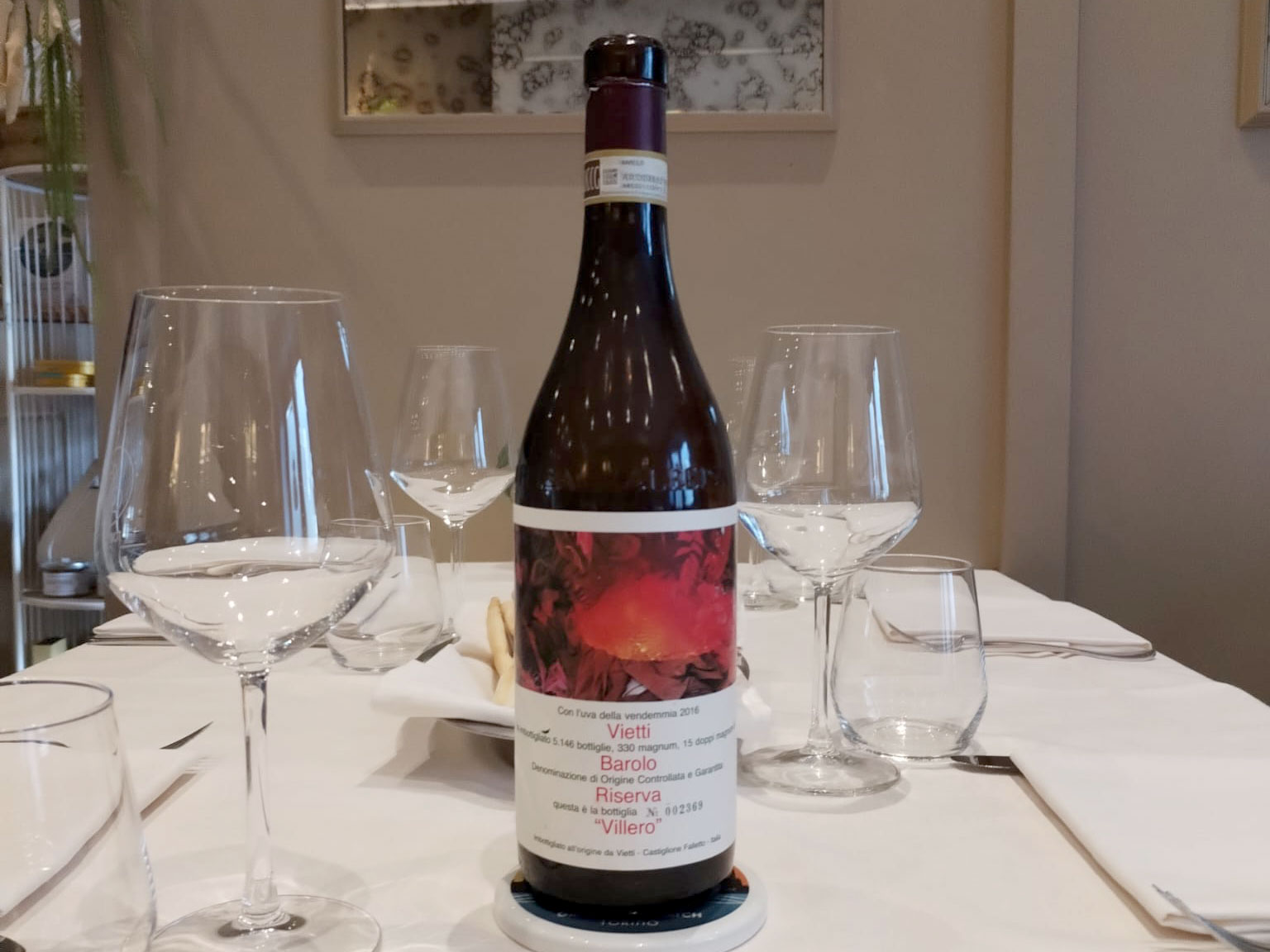Bottiglia di Barolo Vietti Villero 2016 Stappata al Ristorante Solferino a Torino durante i giorni dell'evento Artissima 2025